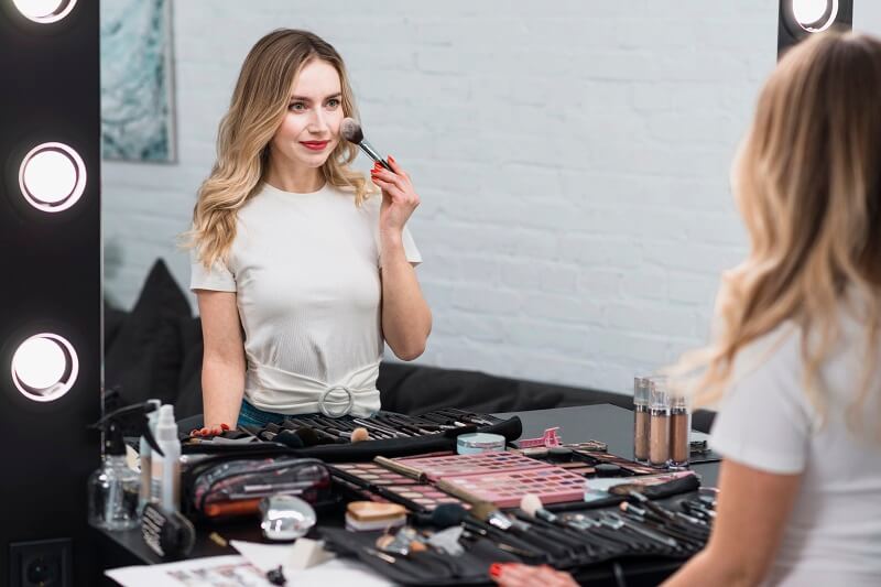 como empezar en el mundo del maquillaje